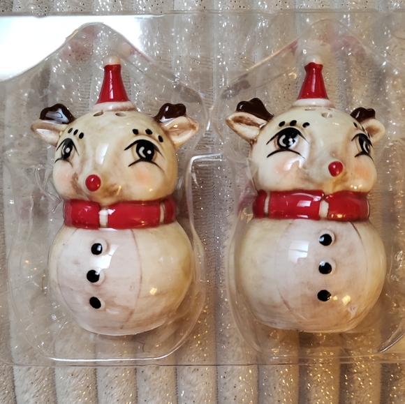 Johanna Parker Reindeers Ceramic Christmas Salt & Pepper Shakers 4" Set of 2 NEW - Picture 2 of 7